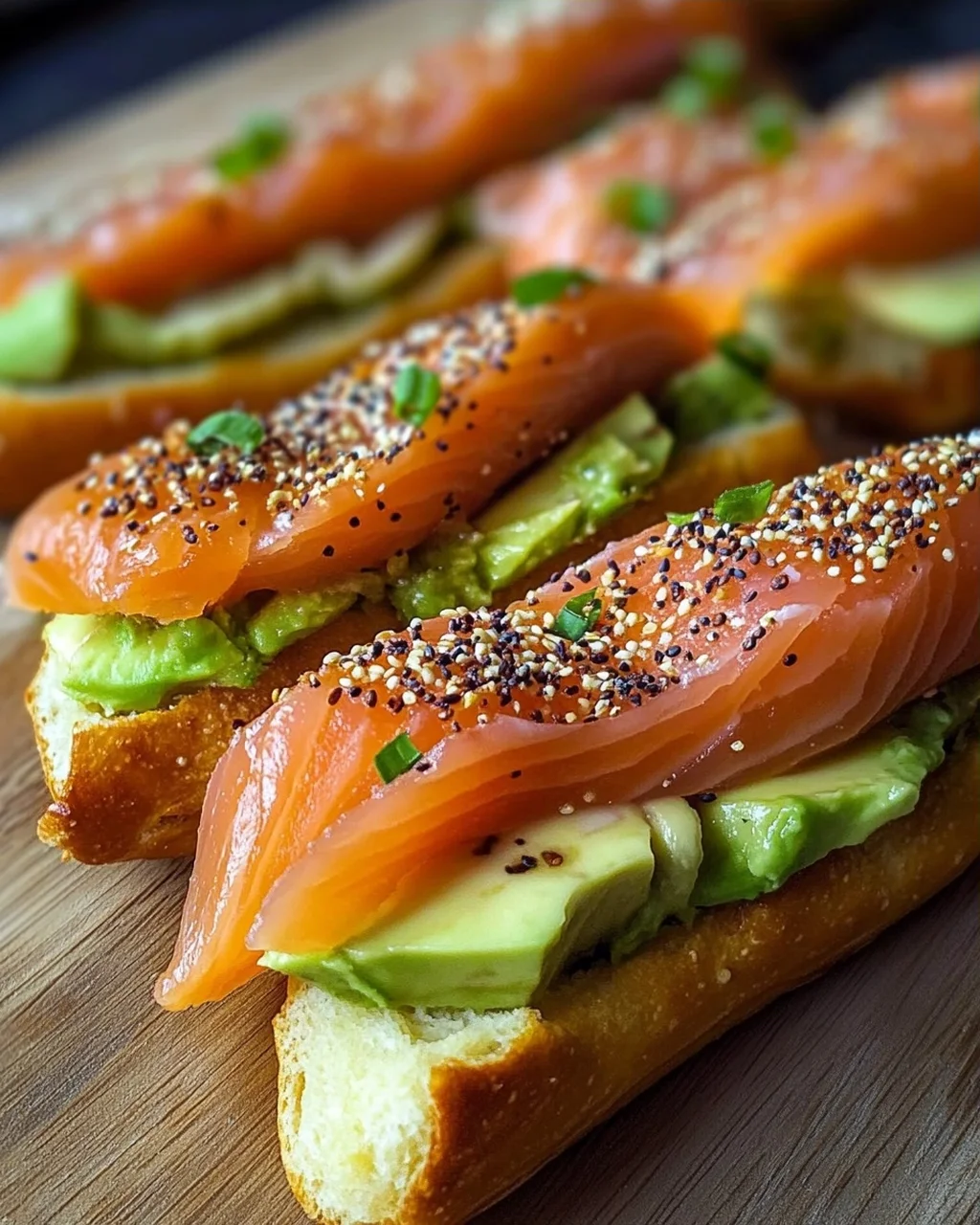 Lachs Avocado Laugenstange mit Topping