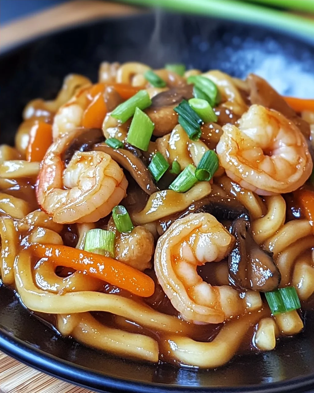 Yaki Udon mit Garnelen in 20 Minuten zubereitet